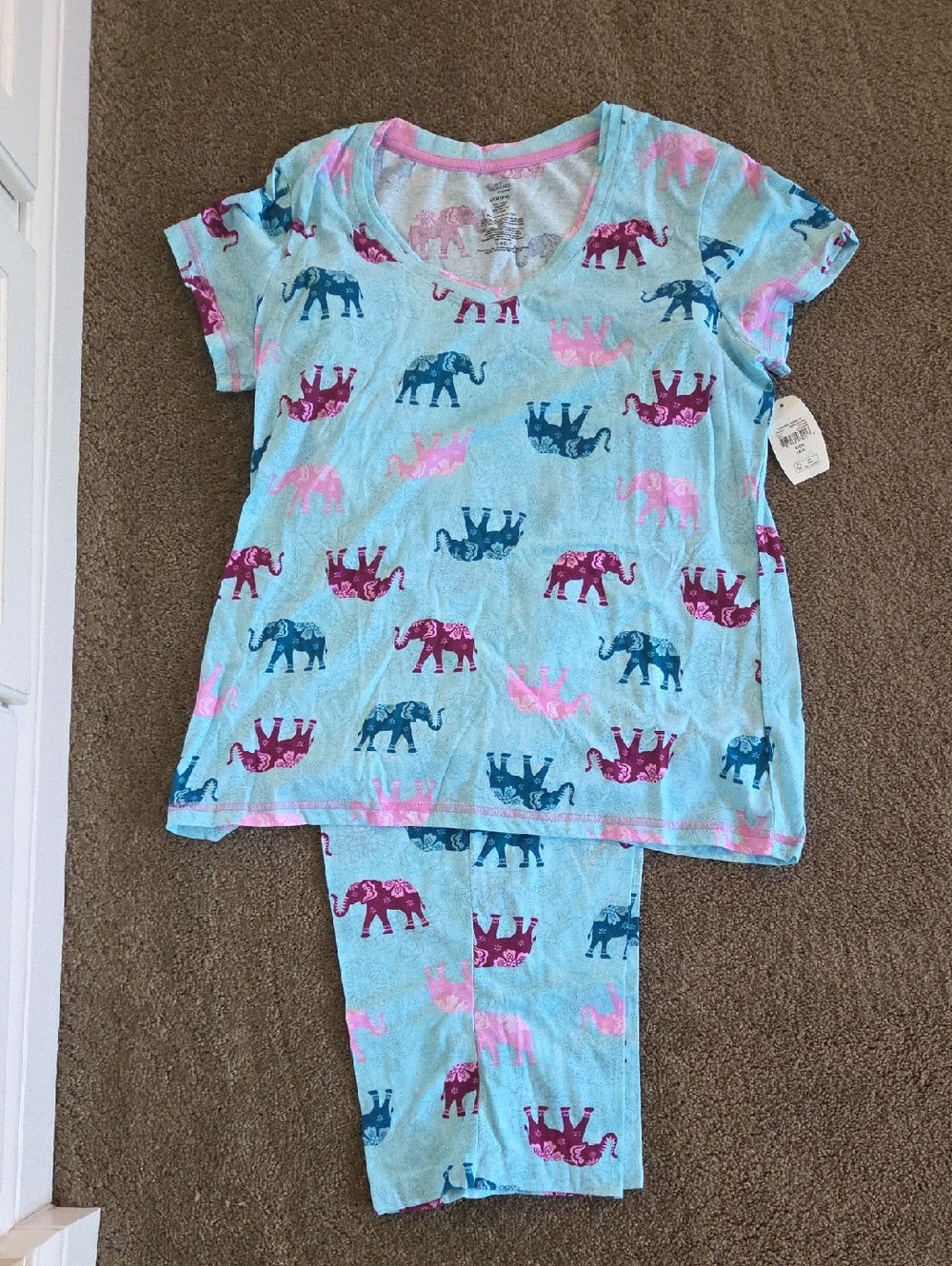Womens Secret Treasures Elephant 2pc Pajamas Top Capri Pants Size Small 4/6 NWT
